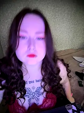 BambiGlow online show from 10/08/25, 06:00