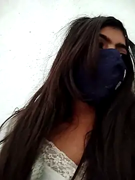 Snapshot of PEEHU-50 chatting on 10/19/25, 02:12 PEEHU-50 online show from 10/19/25, 02:12