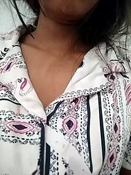 Snapshot of PEEHU-50 chatting on 10/23/25, 01:27 PEEHU-50 online show from 10/23/25, 01:27