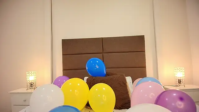 Snapshot of NatashaTaylor chatting on 10/18/25, 07:20 NatashaTaylor online show from 10/18/25, 07:20