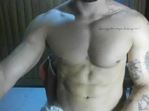 Snapshot of EntregadorDePau chatting on 10/21/25, 03:35 EntregadorDePau online show from 10/21/25, 03:35