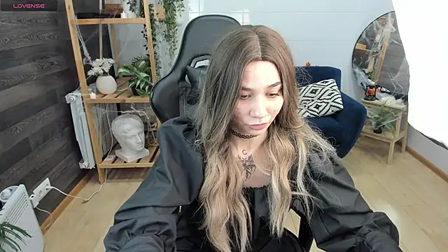 Lunel kitten online show from 10/23/25, 01:32