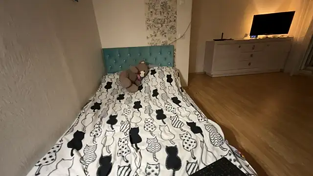 lunaangeltears online show from 10/09/25, 09:46