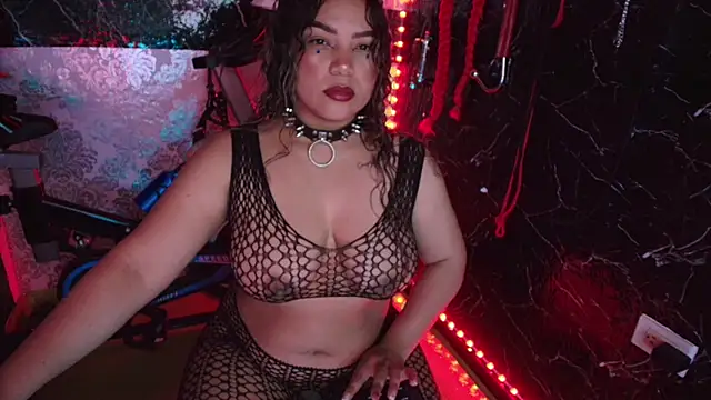 scarlet queen   online show from 12/15/25, 08:35