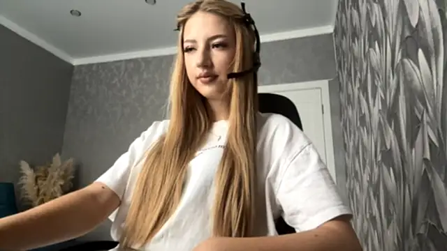 HollyCroker online show from 10/09/25, 07:17