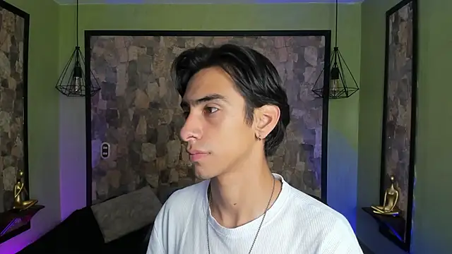 uyukie online show from 10/13/25, 11:32