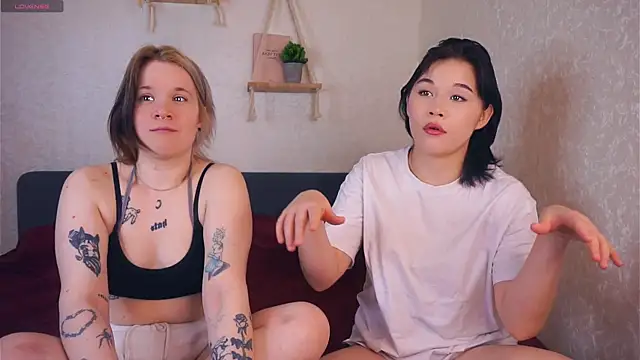 EviaVanveen online show from 11/22/25, 09:08