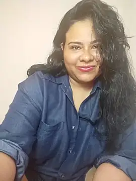 Snapshot of Tania_cruz_ chatting on 10/24/25, 03:58 Tania cruz online show from 10/24/25, 03:58