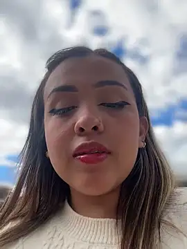 Aura Kaiser online show from 11/01/25, 07:49