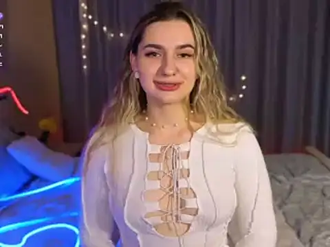 Snapshot of cutieblush chatting on 12/02/25, 07:53 cutieblush online show from 12/02/25, 07:53