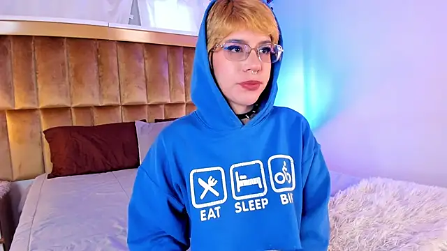 SamyShark online show from 10/10/25, 12:59