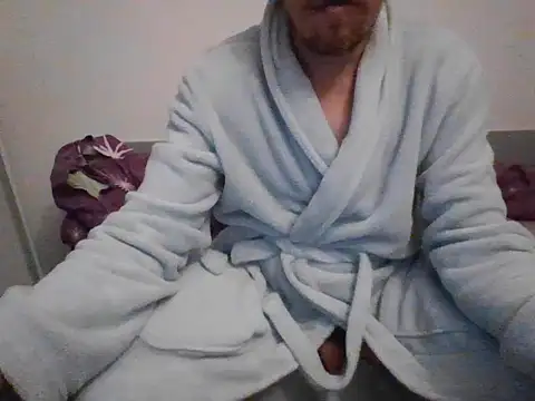 Snapshot of honzinka83 chatting on 10/22/25, 02:28 honzinka83 online show from 10/22/25, 02:28