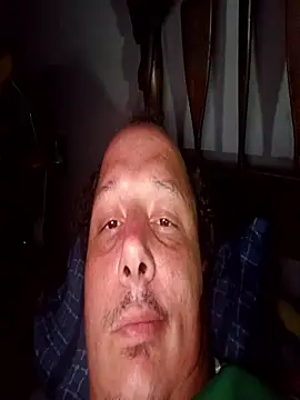 Snapshot of macKnd chatting on 11/12/25, 07:57 macKnd online show from 11/12/25, 07:57