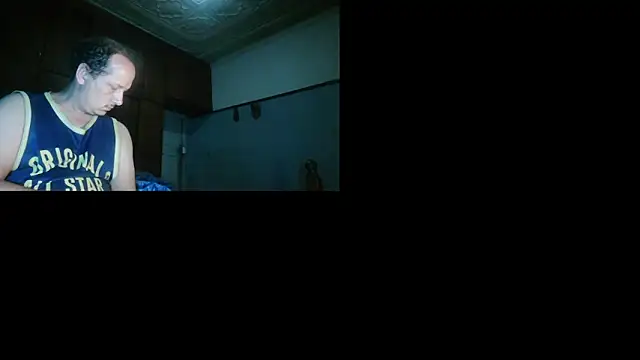 Snapshot of macKnd chatting on 12/03/25, 08:40 macKnd online show from 12/03/25, 08:40