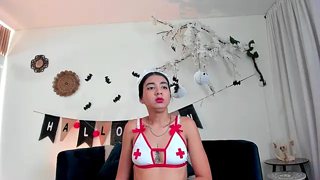 cloe taylor   online show from 10/28/25, 05:11