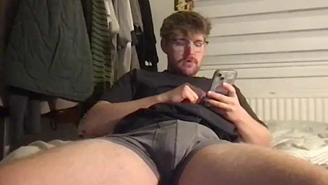 Angus80085 online show from 10/22/25, 05:45