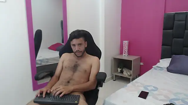 Snapshot of Juan_FelipeX01 chatting on 10/04/25, 04:16 Juan FelipeX01 online show from 10/04/25, 04:16