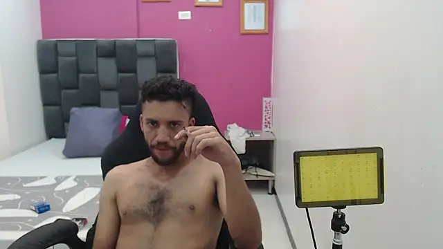 Snapshot of Juan_FelipeX01 chatting on 10/17/25, 10:56 Juan FelipeX01 online show from 10/17/25, 10:56