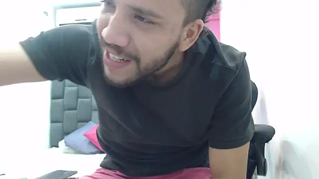 Snapshot of Juan_FelipeX01 chatting on 10/22/25, 03:23 Juan FelipeX01 online show from 10/22/25, 03:23