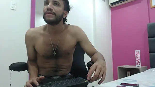 Snapshot of Juan_FelipeX01 chatting on 10/29/25, 03:14 Juan FelipeX01 online show from 10/29/25, 03:14