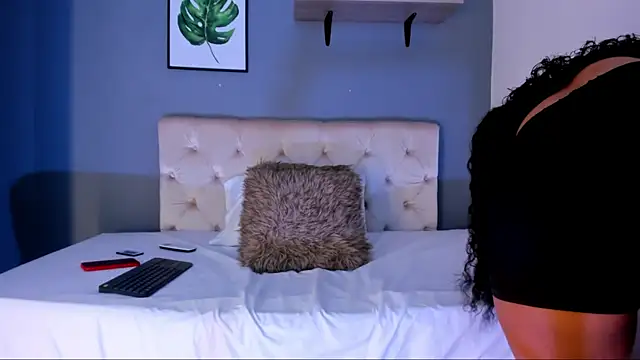 Snapshot of lanna_jones_ chatting on 10/10/25, 07:35 lanna jones  online show from 10/10/25, 07:35