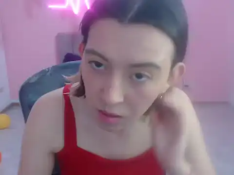 Snapshot of cristal_hills_19 chatting on 11/22/25, 03:33 cristal hills 19 online show from 11/22/25, 03:33