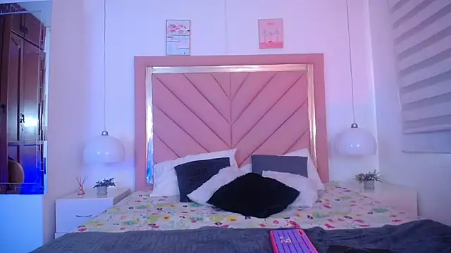 Amara Martell online show from 10/14/25, 12:50