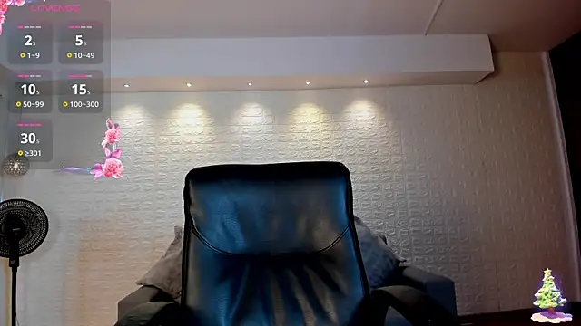 Snapshot of VenusCooper chatting on 12/18/25, 08:48 VenusCooper online show from 12/18/25, 08:48