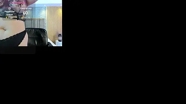 Snapshot of VenusCooper chatting on 06/05/26, 05:18 VenusCooper online show from 06/05/26, 05:18