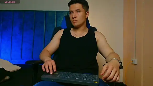 EthanConnor  online show from 10/03/25, 11:51