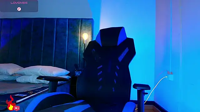 EthanConnor  online show from 10/26/25, 02:45
