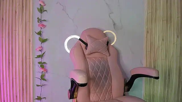 Snapshot of cloemorningstar chatting on 11/22/25, 03:22 cloemorningstar online show from 11/22/25, 03:22