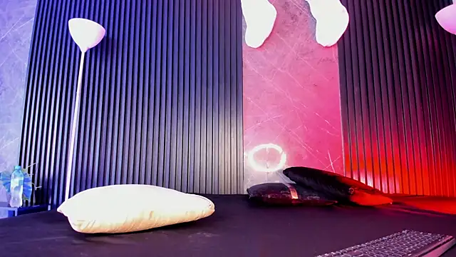 Snapshot of cloemorningstar chatting on 12/05/25, 02:03 cloemorningstar online show from 12/05/25, 02:03