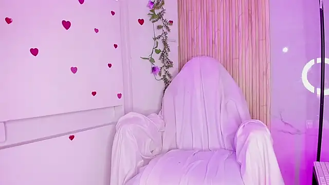 Snapshot of cloemorningstar chatting on 12/14/25, 06:23 cloemorningstar online show from 12/14/25, 06:23