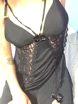 Snapshot of deby_03 chatting on 10/31/25, 11:28 deby 03 online show from 10/31/25, 11:28