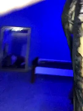 Snapshot of deby_03 chatting on 11/09/25, 04:38 deby 03 online show from 11/09/25, 04:38