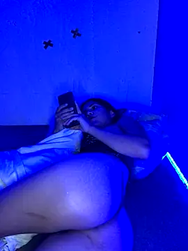 Snapshot of deby_03 chatting on 11/16/25, 07:41 deby 03 online show from 11/16/25, 07:41