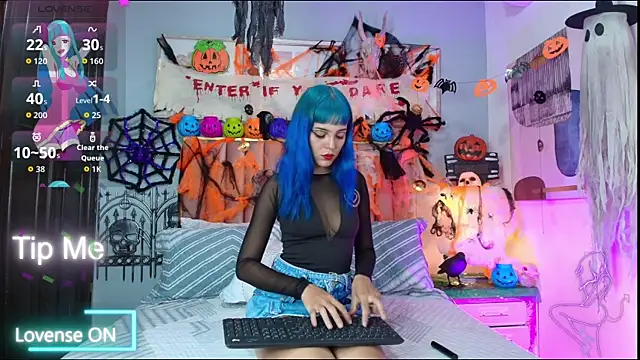 Snapshot of ElektraBlue chatting on 10/16/25, 04:46 ElektraBlue online show from 10/16/25, 04:46