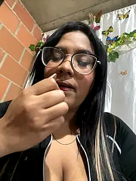 Snapshot of Mery_Sexx chatting on 10/13/25, 03:39 Mery Sexx online show from 10/13/25, 03:39