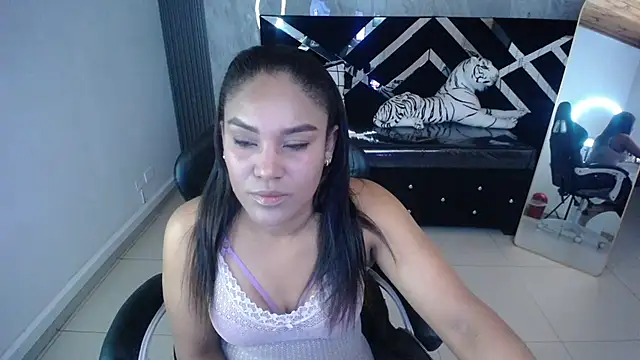 Snapshot of kamala_a chatting on 10/08/25, 03:15 kamala a online show from 10/08/25, 03:15