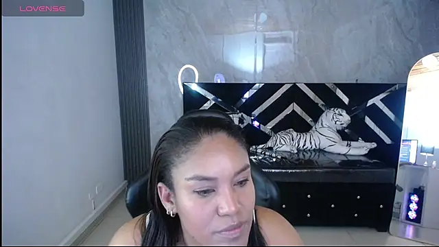 Snapshot of kamala_a chatting on 10/10/25, 03:38 kamala a online show from 10/10/25, 03:38