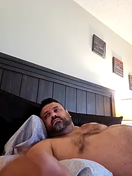 Snapshot of Roddog18 chatting on 10/14/25, 07:47 Roddog18 online show from 10/14/25, 07:47