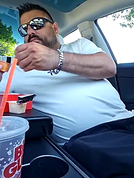 Snapshot of Roddog18 chatting on 10/20/25, 09:04 Roddog18 online show from 10/20/25, 09:04