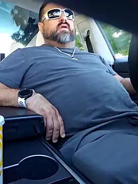 Snapshot of Roddog18 chatting on 10/30/25, 09:37 Roddog18 online show from 10/30/25, 09:37