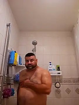 Snapshot of Roddog18 chatting on 11/15/25, 06:11 Roddog18 online show from 11/15/25, 06:11