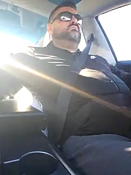 Snapshot of Roddog18 chatting on 11/25/25, 04:18 Roddog18 online show from 11/25/25, 04:18