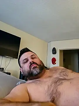 Snapshot of Roddog18 chatting on 11/30/25, 04:44 Roddog18 online show from 11/30/25, 04:44