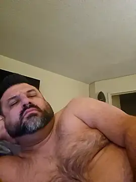 Snapshot of Roddog18 chatting on 12/05/25, 01:31 Roddog18 online show from 12/05/25, 01:31