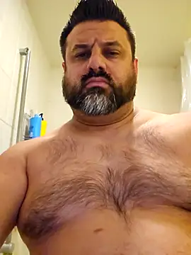 Snapshot of Roddog18 chatting on 12/17/25, 05:57 Roddog18 online show from 12/17/25, 05:57