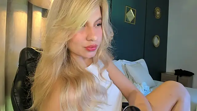 mia curry online show from 06/10/26, 07:13